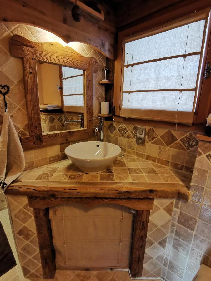 Petit chalet individuel de caractère Megève Extérieur photo